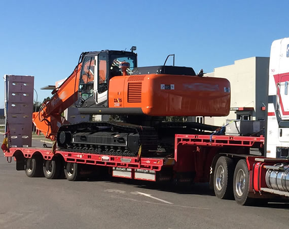 Lowboy para transporte de maquinaria en Venezuela